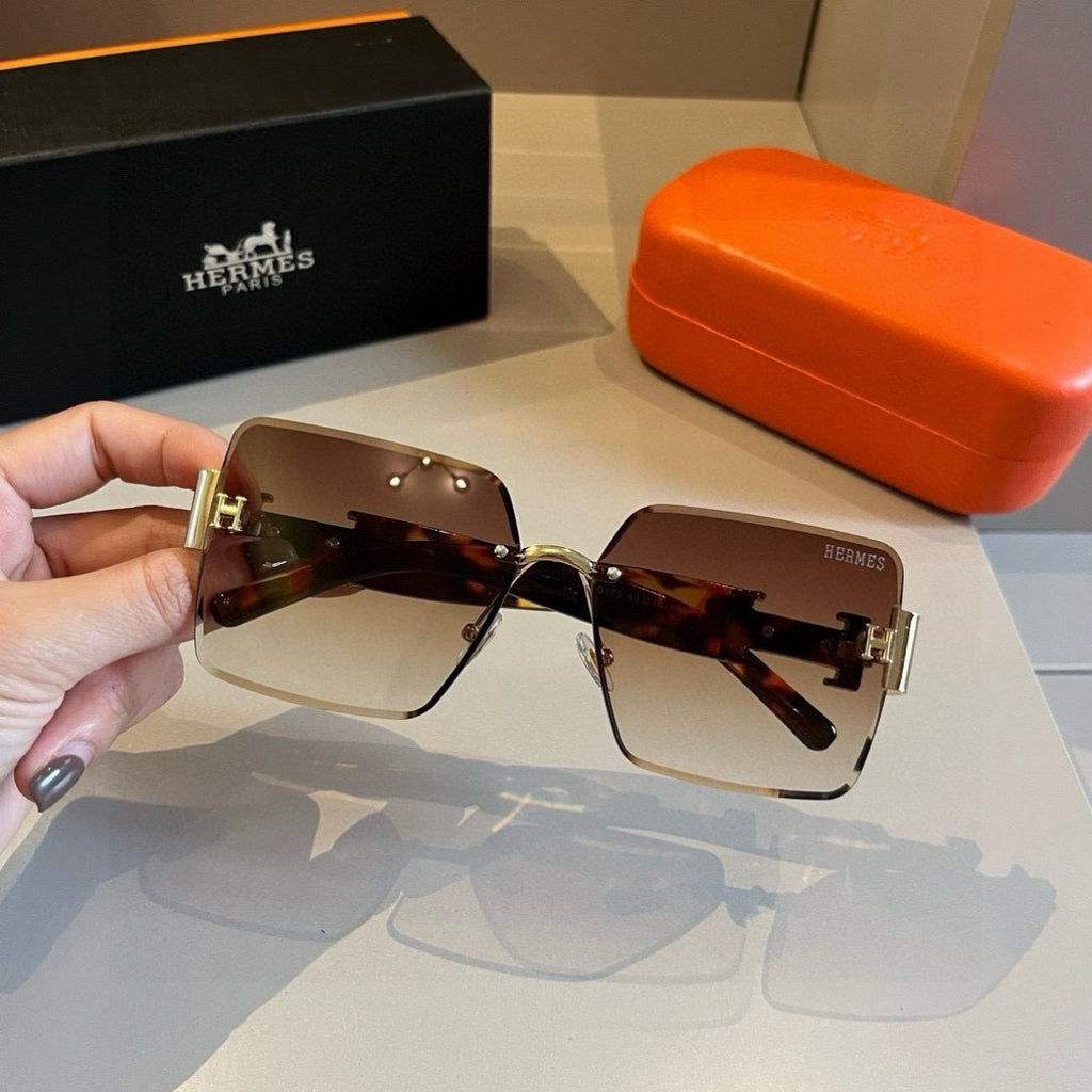 Hermès Oversized Gold Lens Sunglasses for Women - detail image 3