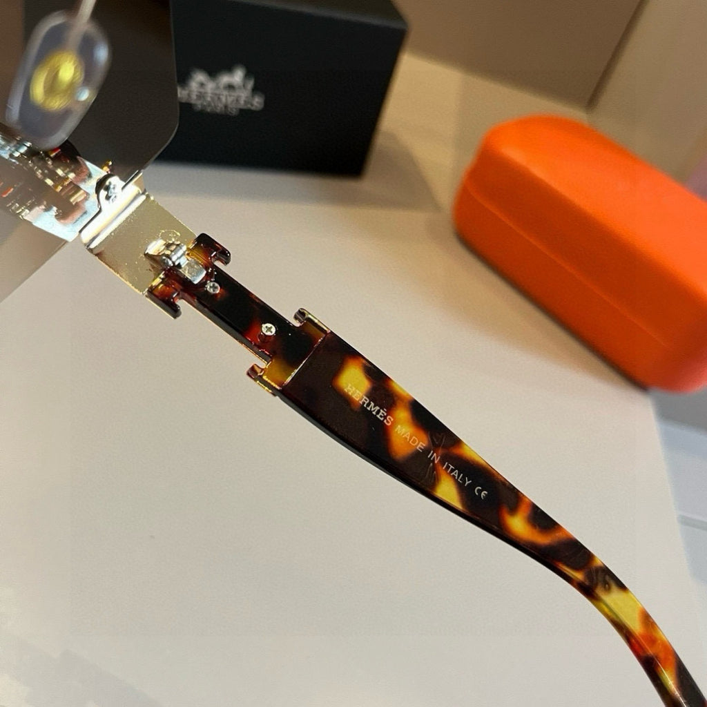 Hermès Oversized Gold Lens Sunglasses for Women - detail image 8