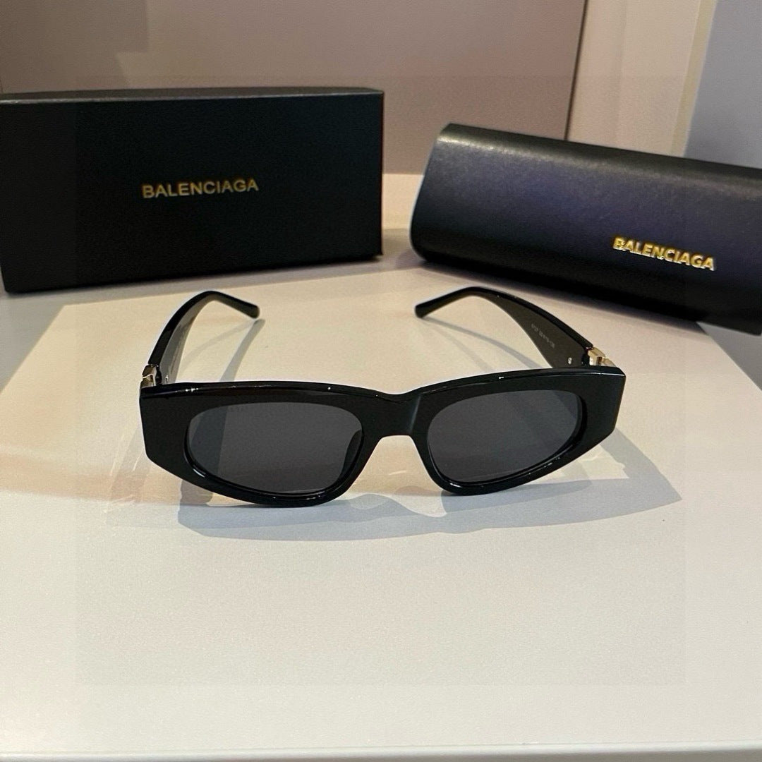 Balenciaga Rectangular Gold Lens Sunglasses for Men & Women - 466044 - detail image 6
