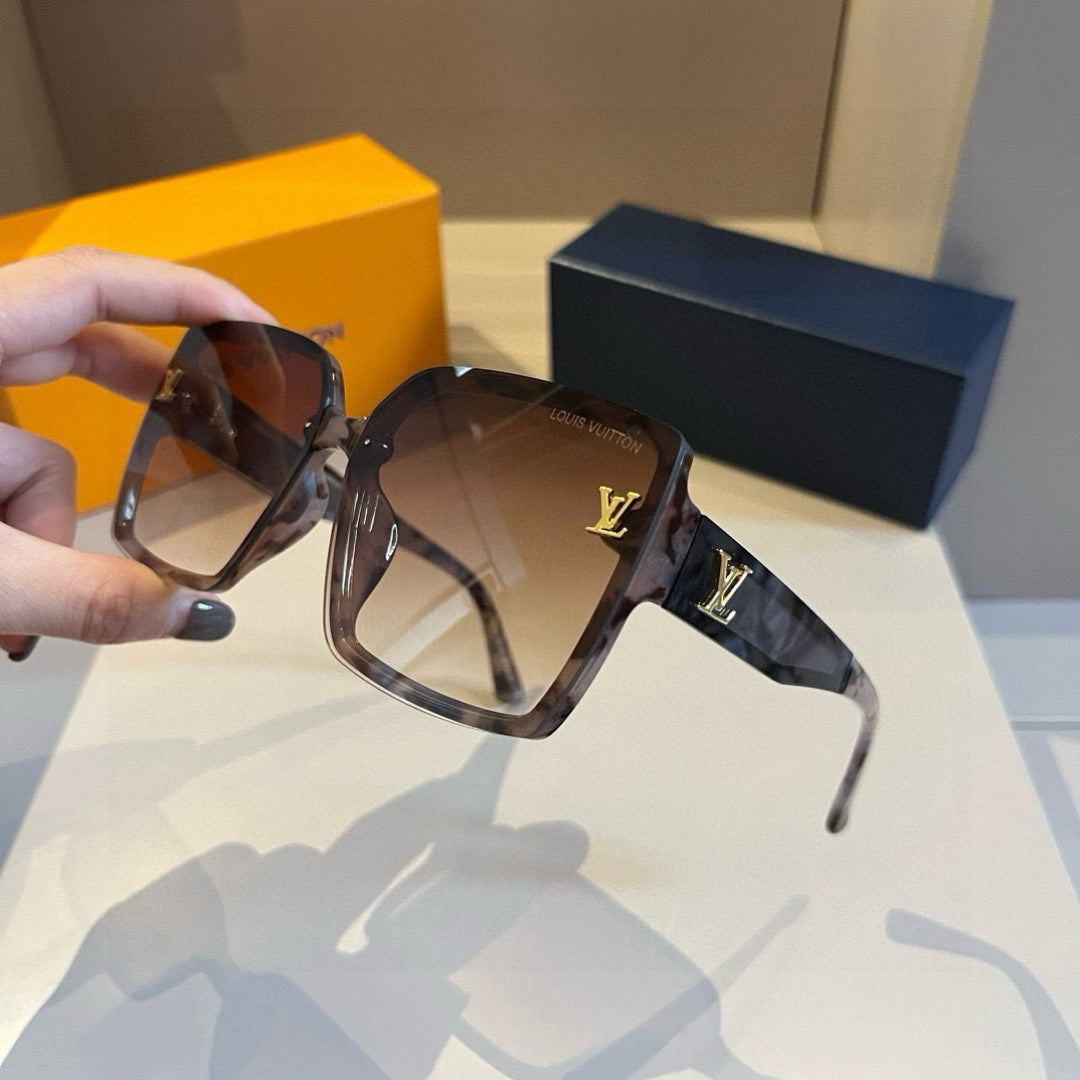 Louis Vuitton Fashion Gold Lens Sunglasses for Men & Women - 381794 - detail image 4