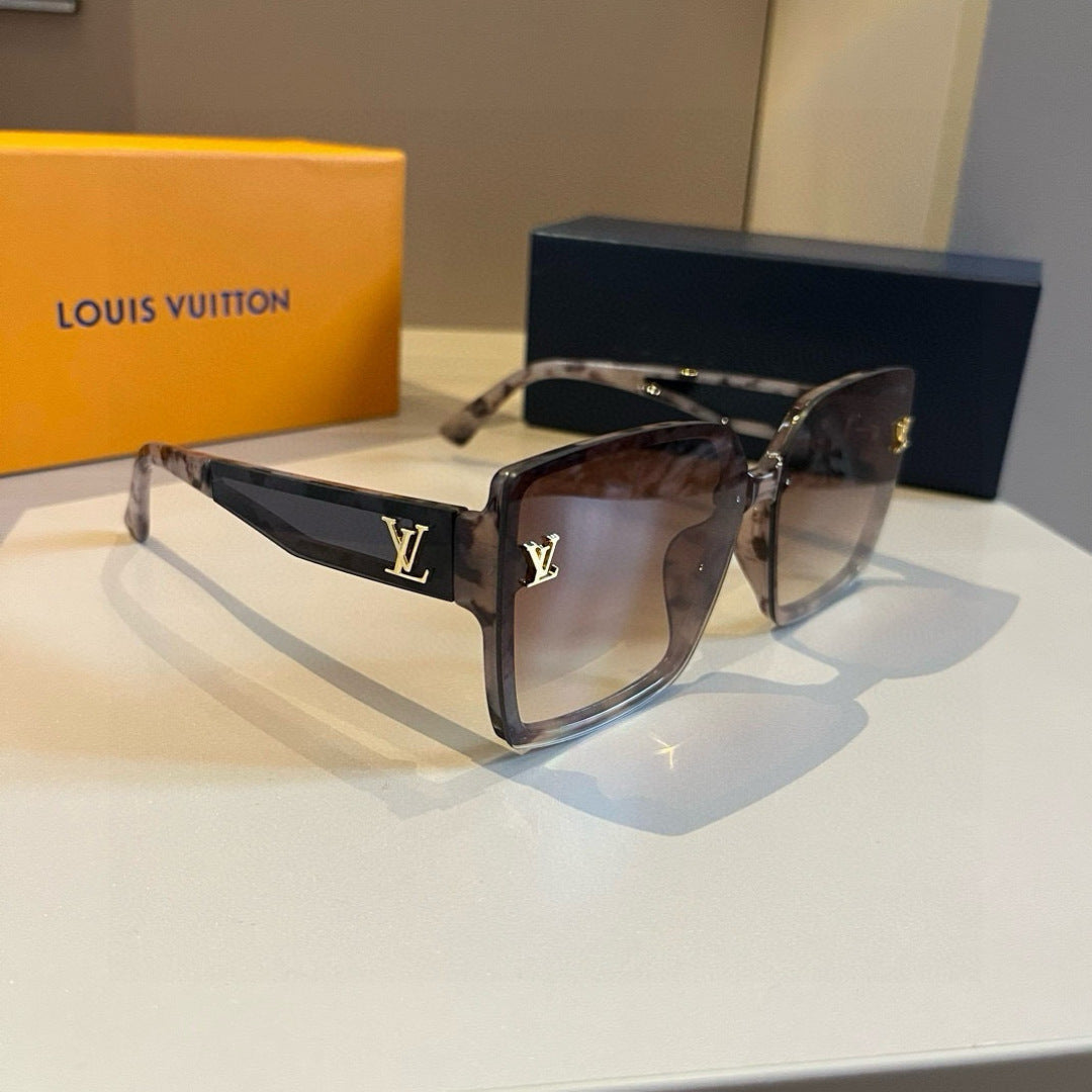 Louis Vuitton Fashion Gold Lens Sunglasses for Men & Women - 381794