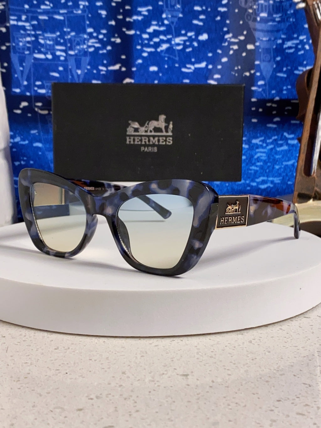 Hermès Cat-Eye Silver Lens Sunglasses for Men & Women - 488103