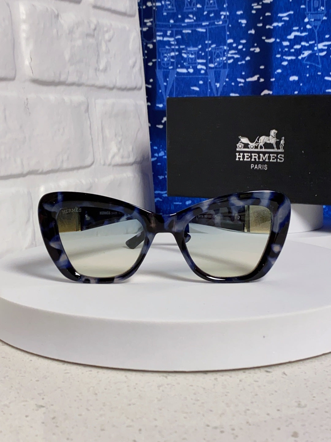 Hermès Cat-Eye Silver Lens Sunglasses for Men & Women - 488103 - detail image 2