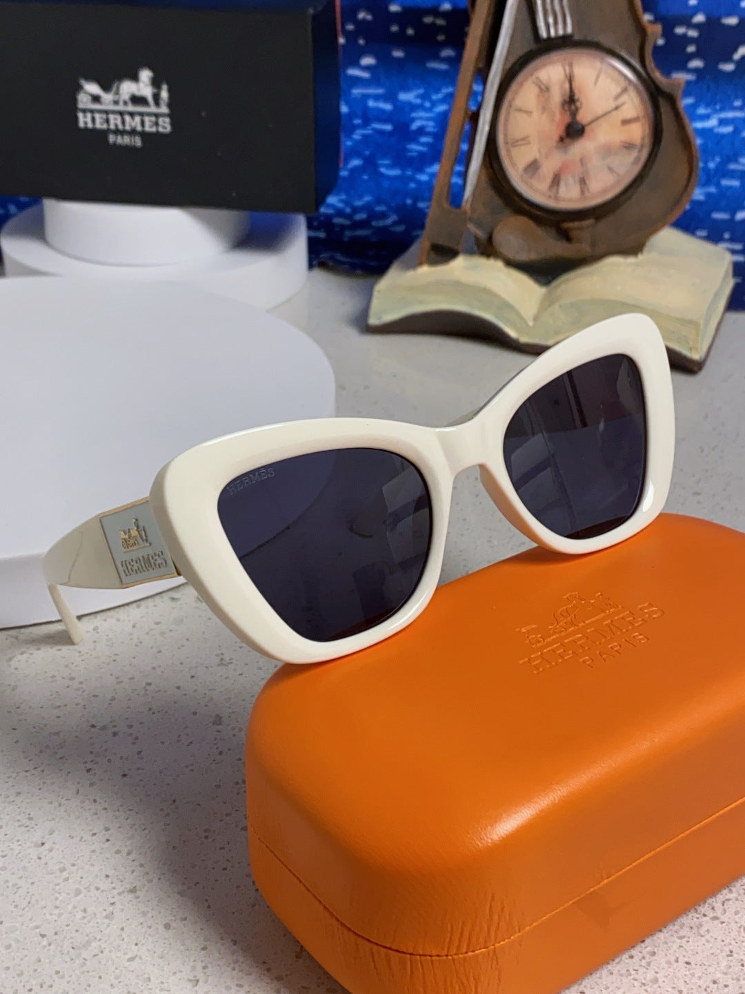 Hermès Cat-Eye Silver Lens Sunglasses for Men & Women - 488105 - detail image 10