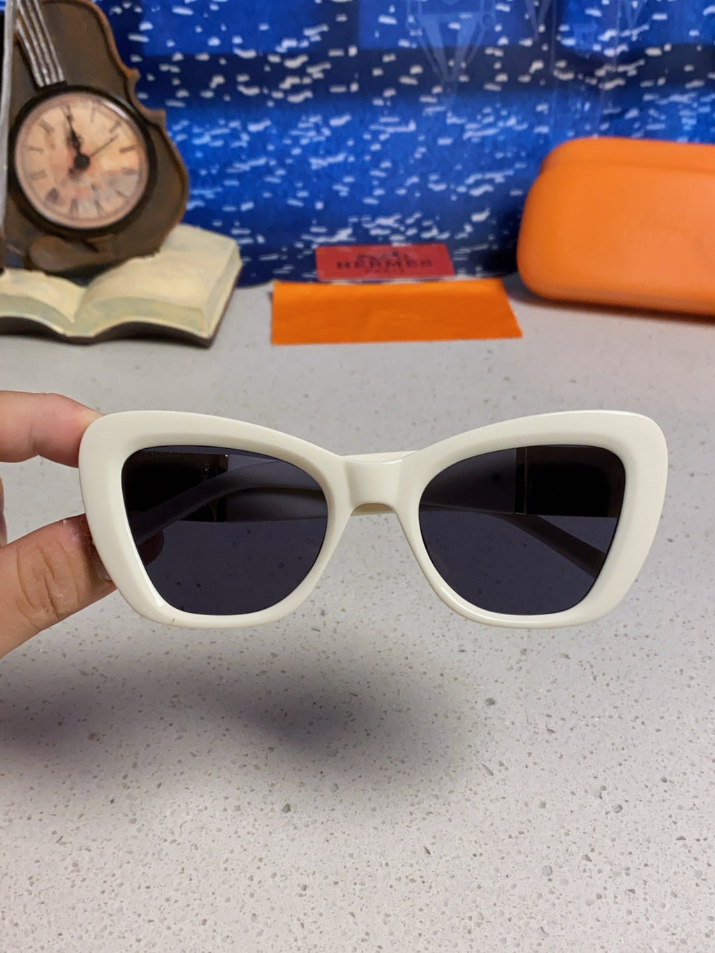 Hermès Cat-Eye Silver Lens Sunglasses for Men & Women - 488105 - detail image 4