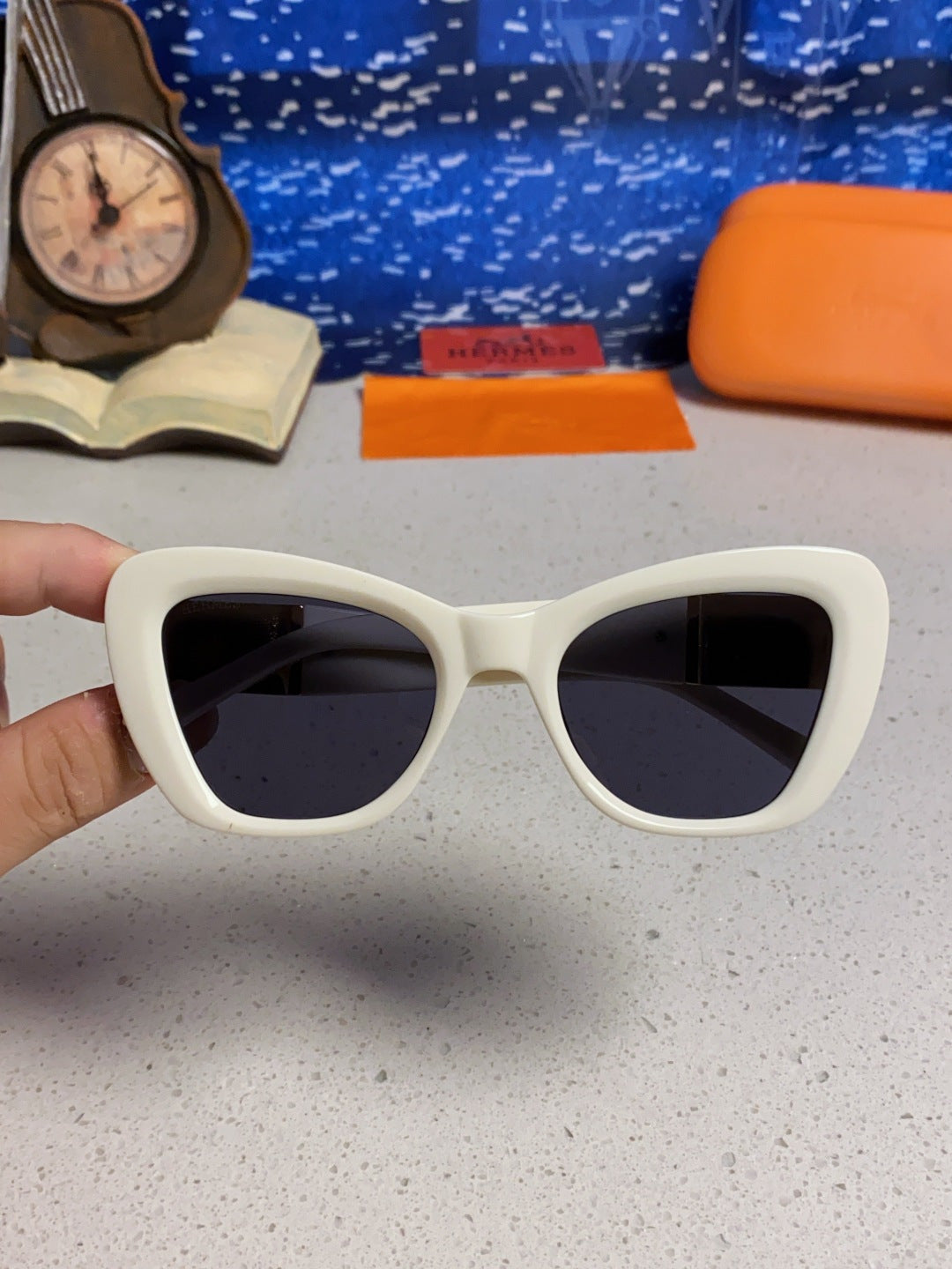 Hermès Cat-Eye Silver Lens Sunglasses for Men & Women - 488105 - detail image 4