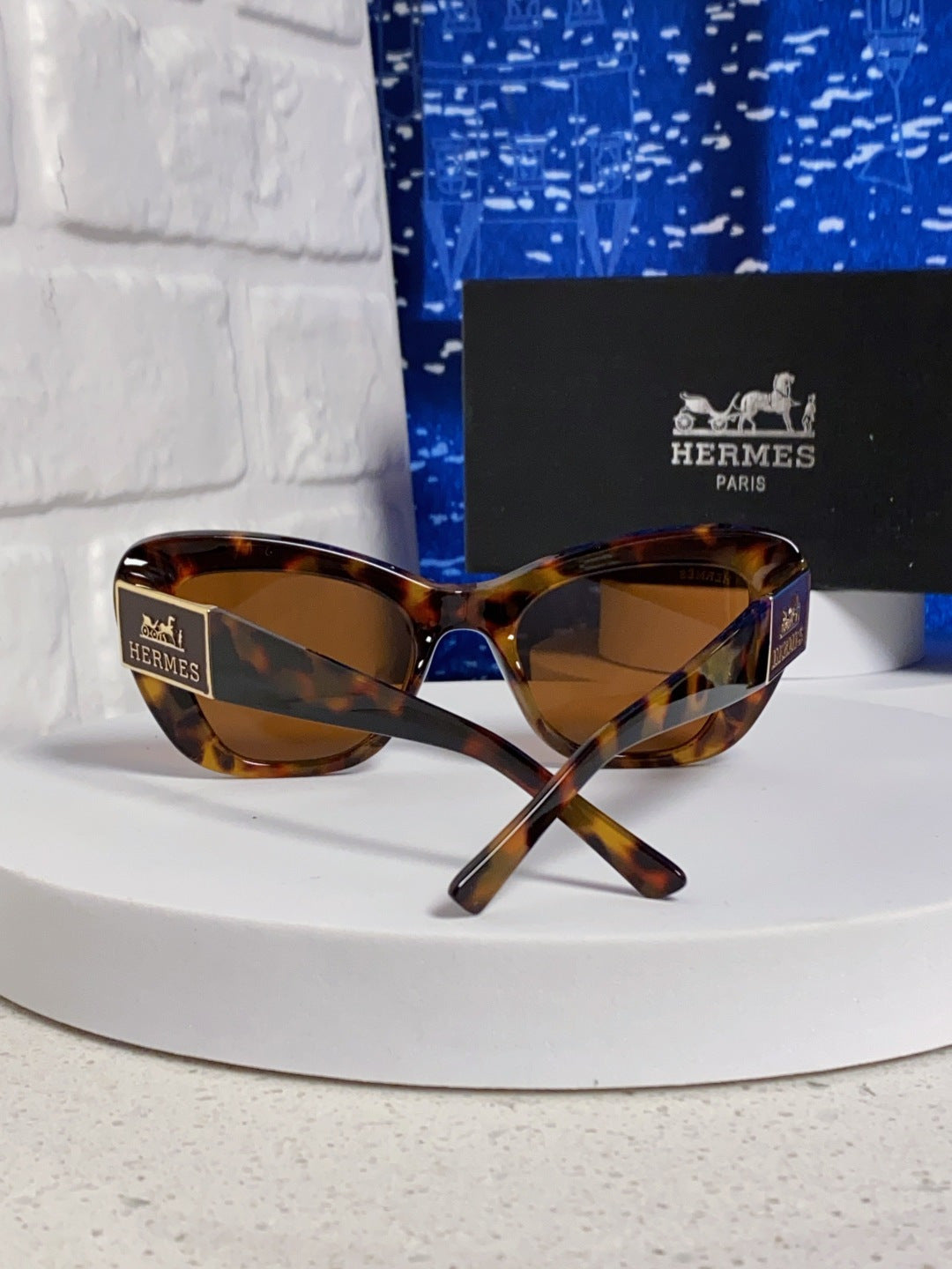 Hermès Cat-Eye Brown Lens Sunglasses for Men & Women - detail image 3