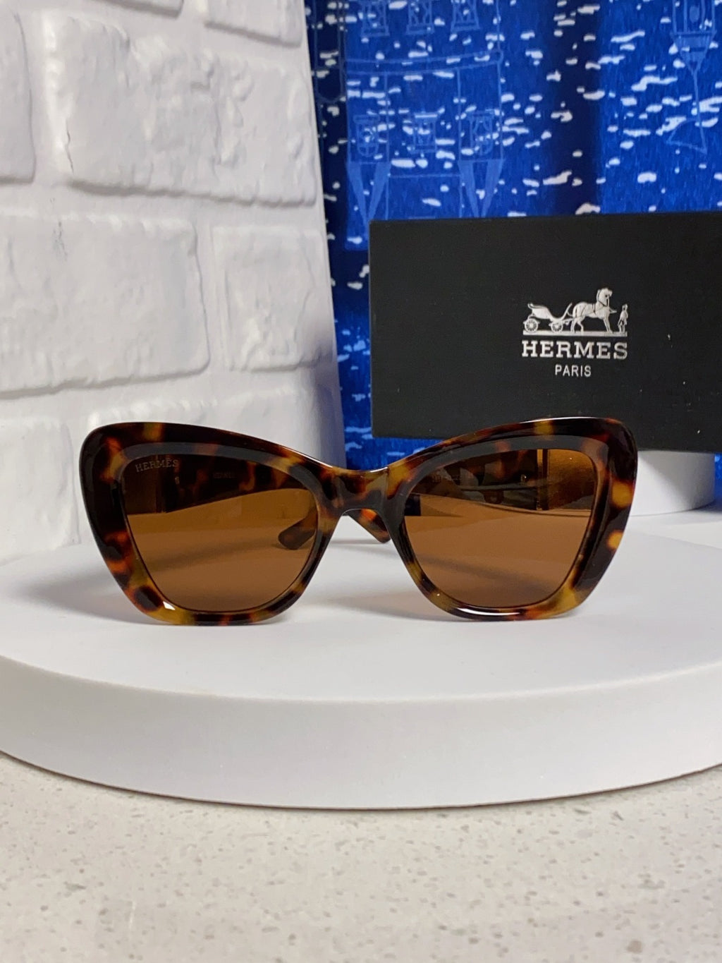 Hermès Cat-Eye Brown Lens Sunglasses for Men & Women - detail image 2