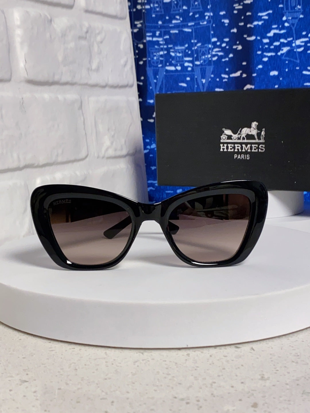 Hermès Cat-Eye Silver Lens Sunglasses for Men & Women - detail image 2