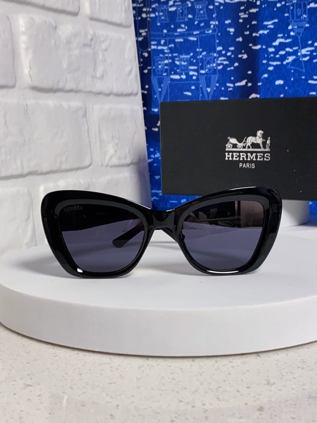 Hermès Cat-Eye Black Lens Sunglasses for Men & Women - detail image 2