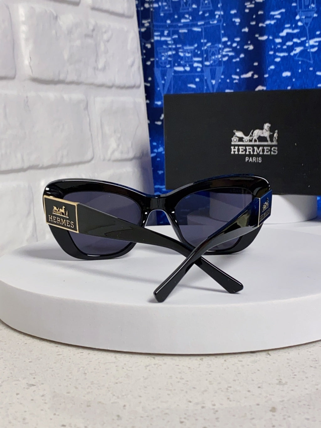 Hermès Cat-Eye Black Lens Sunglasses for Men & Women - 358926 - detail image 3