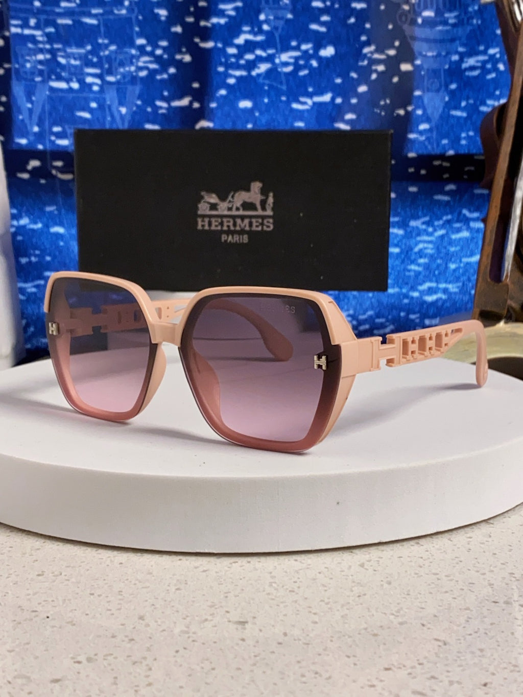 Hermès Polarized Round Red Lens Sunglasses for Women - 358927