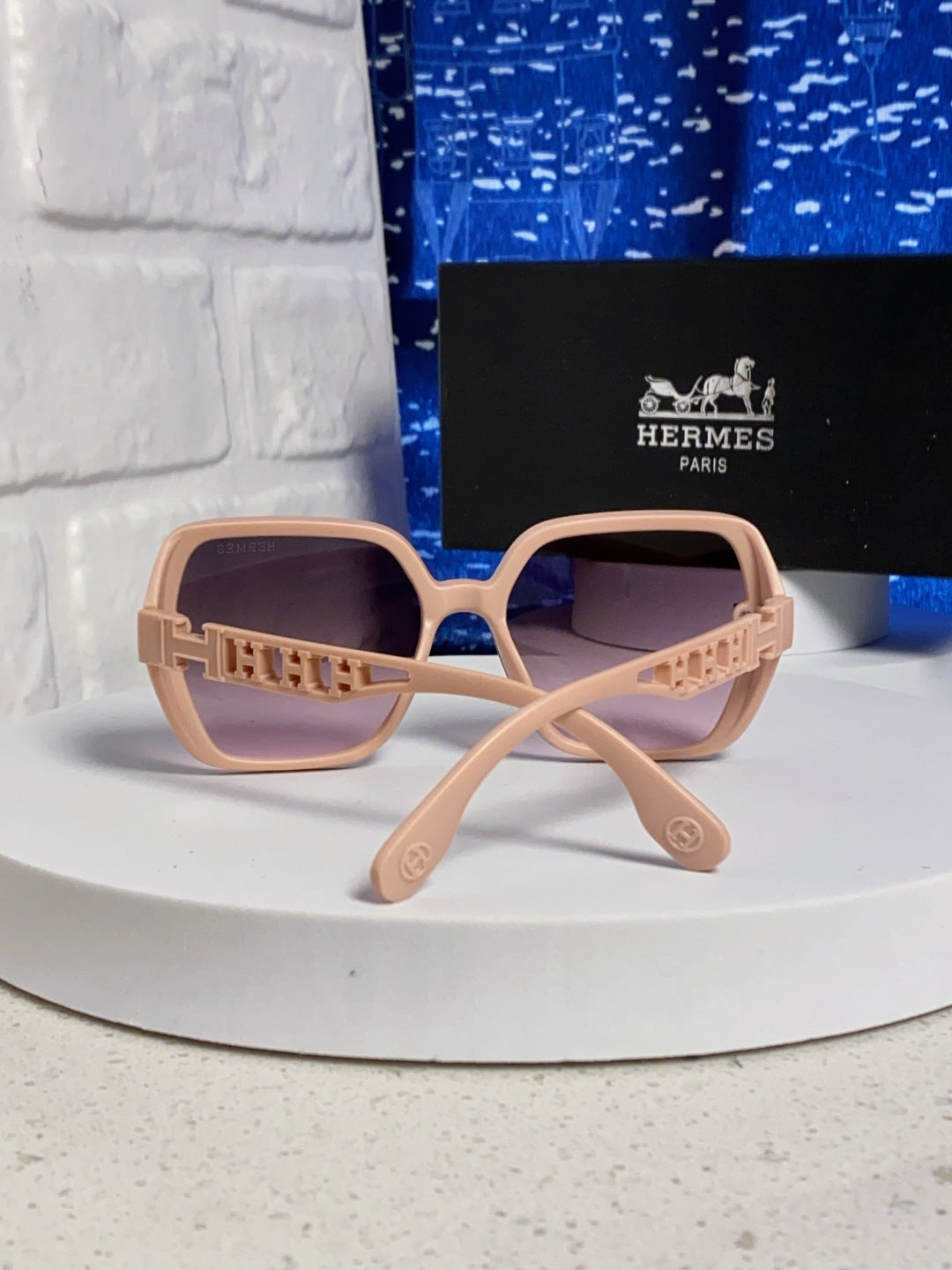 Hermès Polarized Round Red Lens Sunglasses for Women - detail image 3