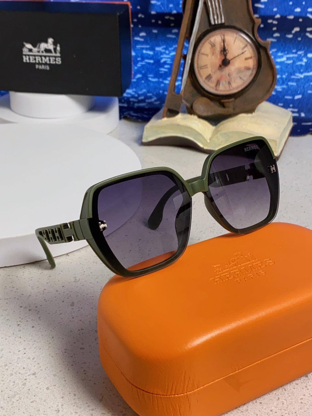 Hermès Polarized Round Silver Lens Sunglasses for Women - detail image 10