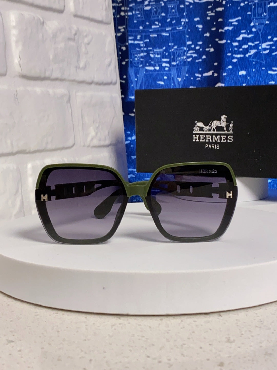 Hermès Polarized Round Silver Lens Sunglasses for Women - detail image 2