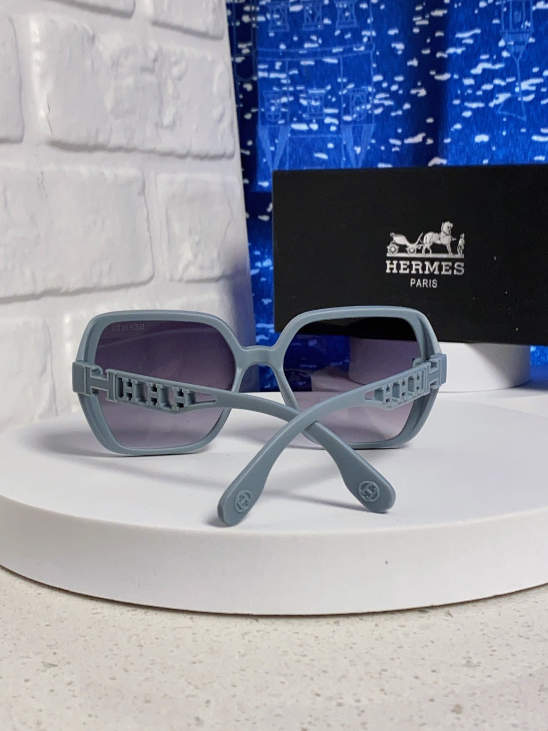Hermès Polarized Round Gray Lens Sunglasses for Women - detail image 3