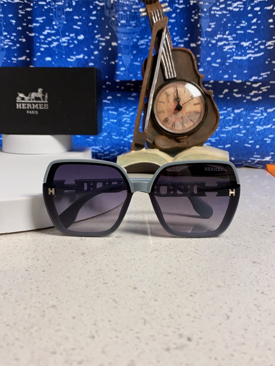 Hermès Polarized Round Gray Lens Sunglasses for Women - 358929 - detail image 9