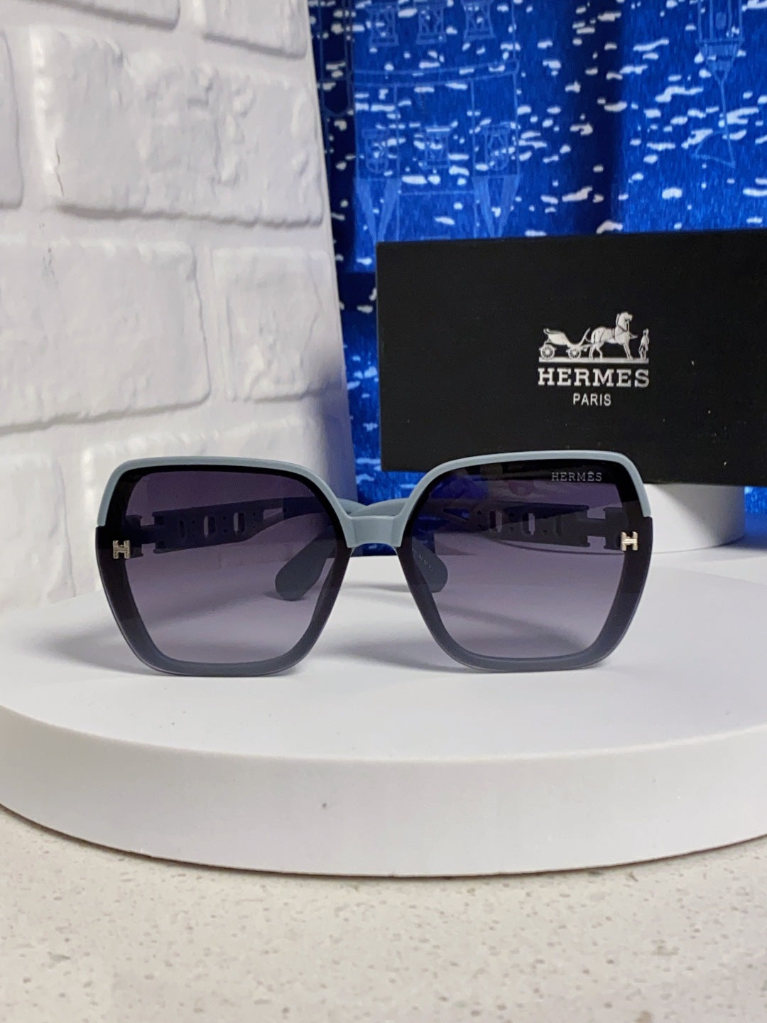 Hermès Polarized Round Gray Lens Sunglasses for Women - detail image 2