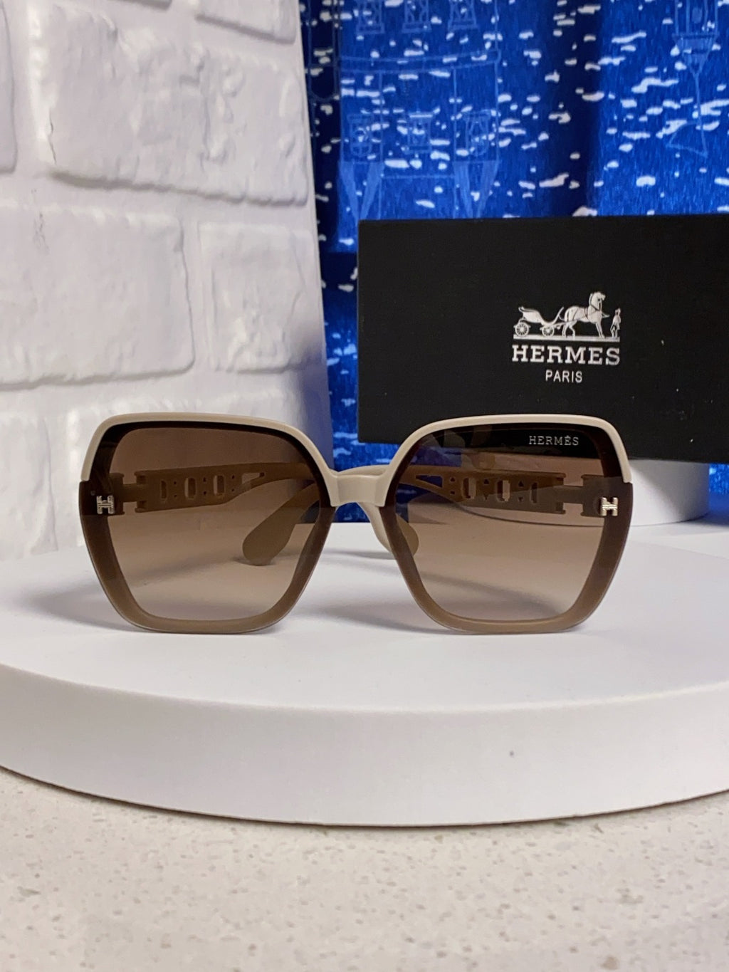 Hermès Polarized Round Brown Lens Sunglasses for Women - detail image 2