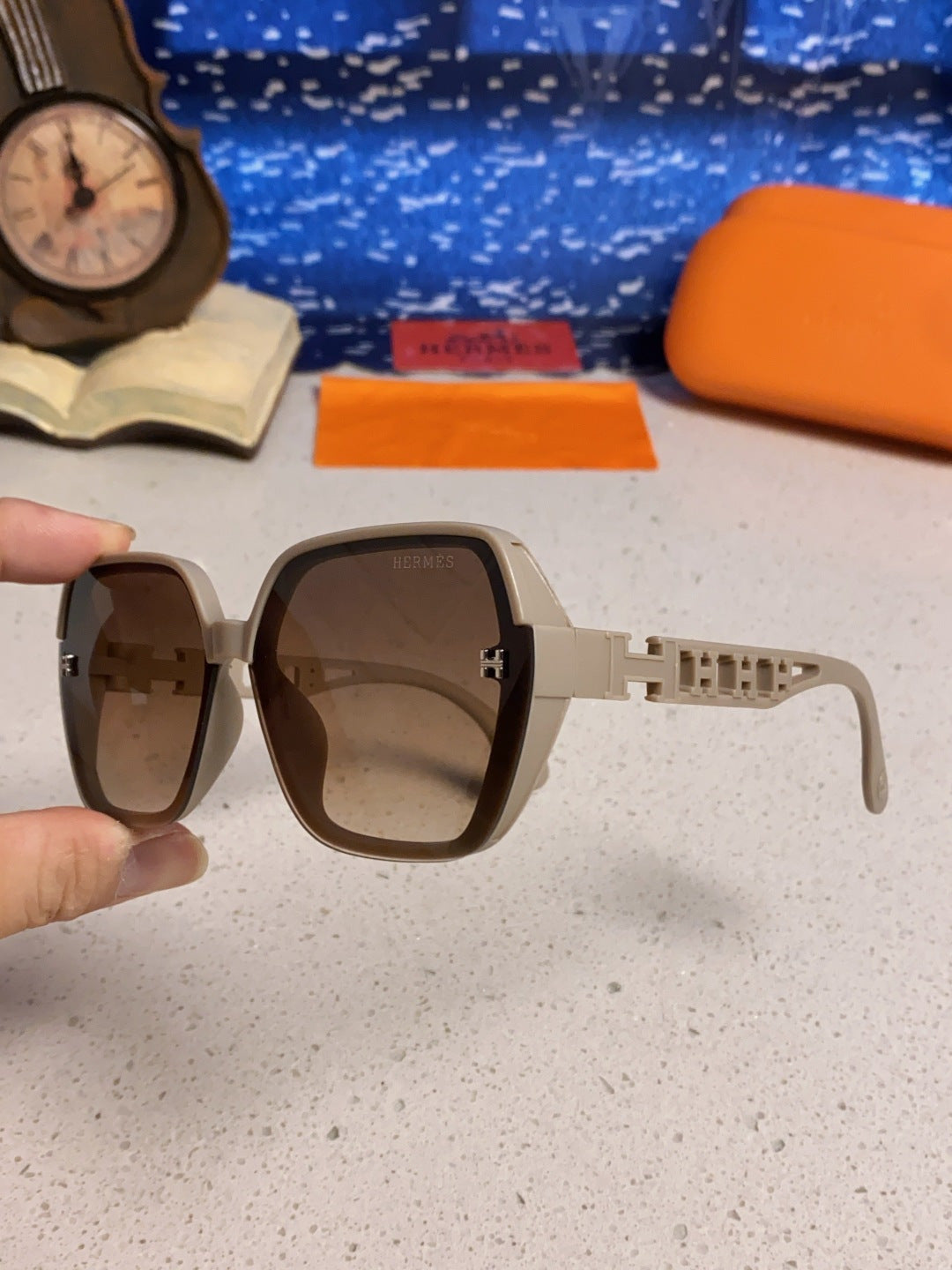 Hermès Polarized Round Brown Lens Sunglasses for Women - detail image 6