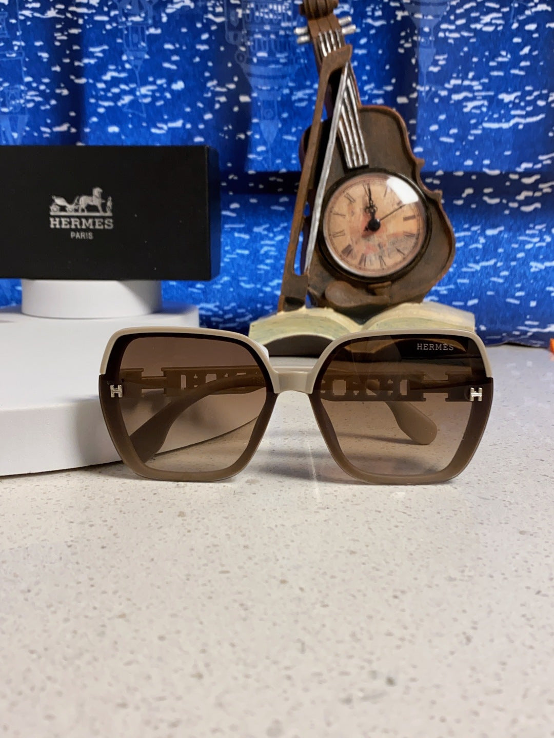 Hermès Polarized Round Brown Lens Sunglasses for Women - 358930 - detail image 9