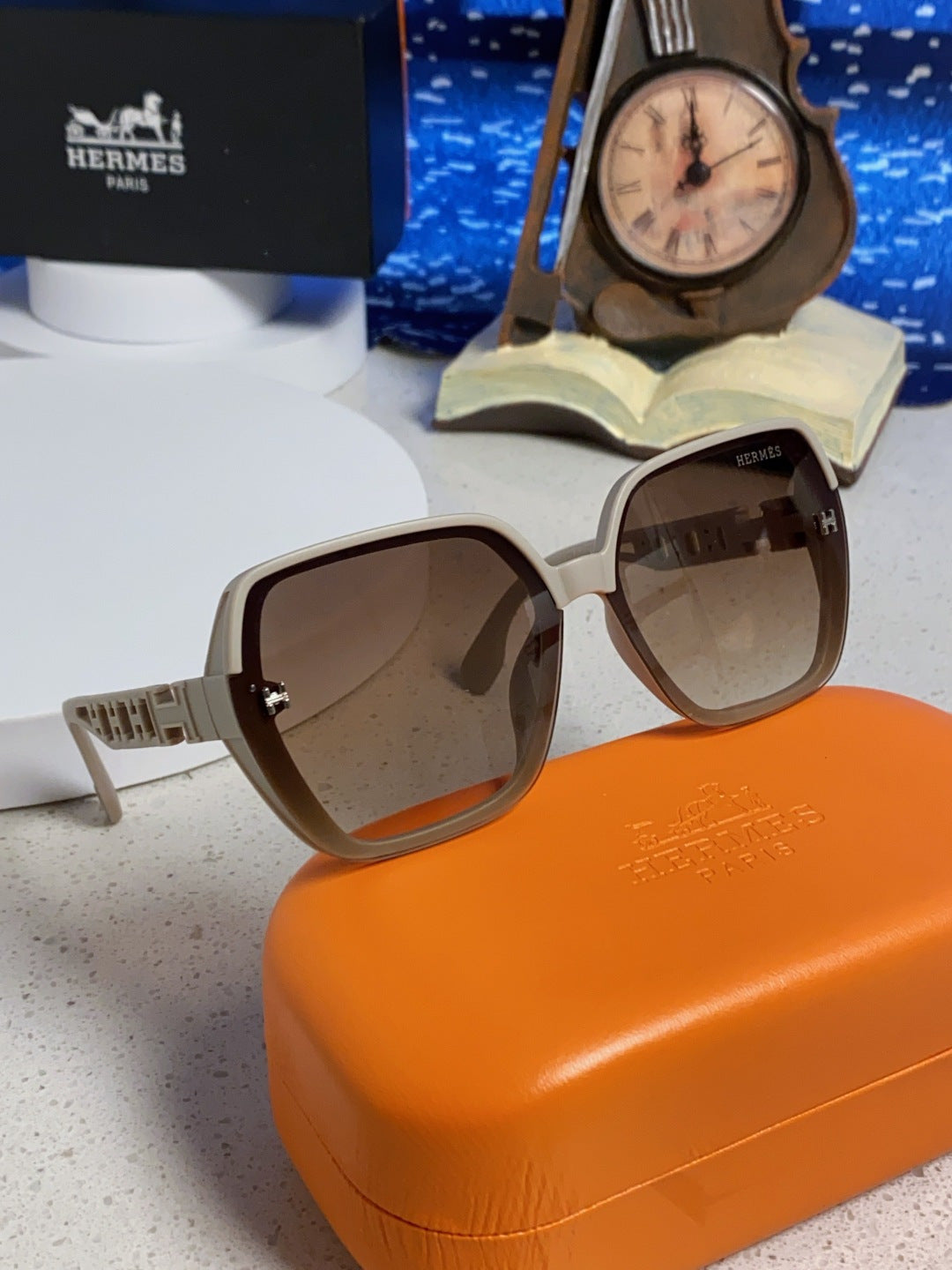 Hermès Polarized Round Brown Lens Sunglasses for Women - detail image 10