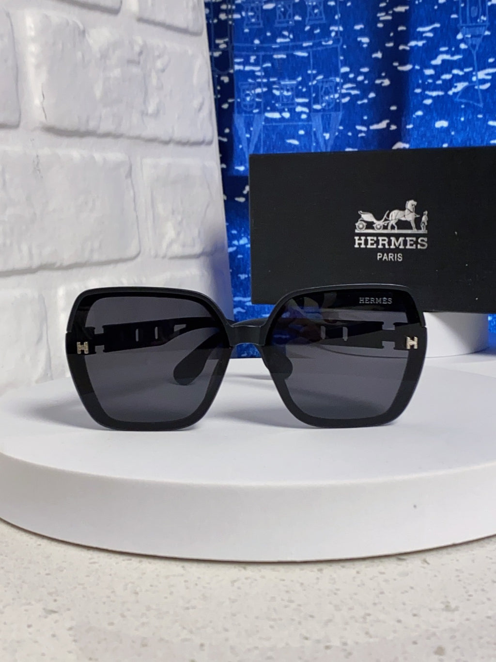 Hermès Polarized Round Black Lens Sunglasses for Women - 358931 - detail image 2