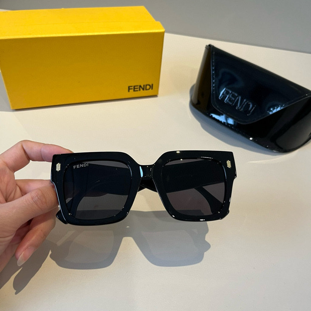 Fendi Fashion Black Lens Sunglasses for Men & Women - 466194 - detail image 6