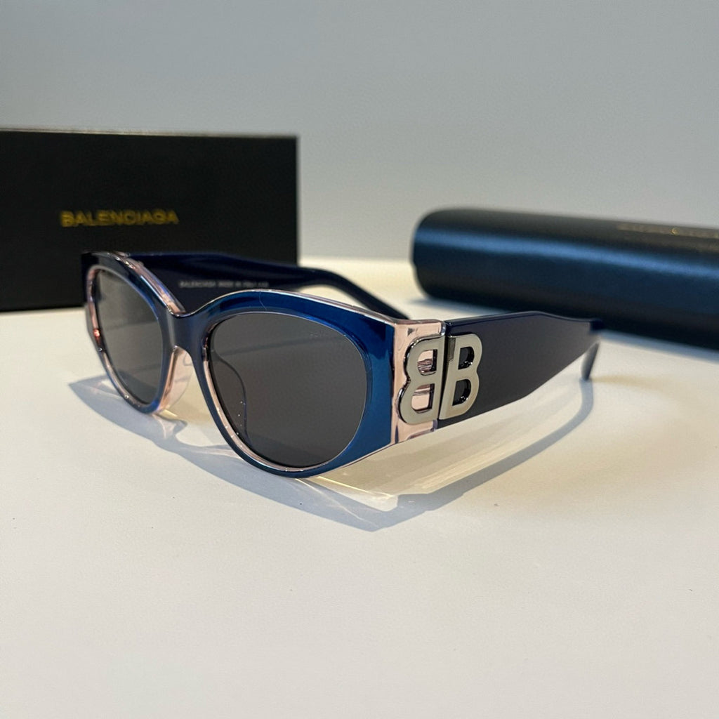 Balenciaga Rectangular Black Lens Sunglasses for Men & Women - 358661 - detail image 3