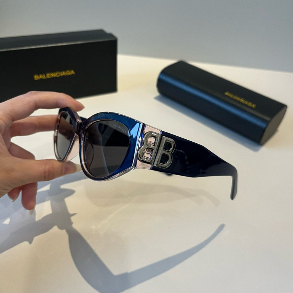 Balenciaga Rectangular Black Lens Sunglasses for Men & Women - 358661 - detail image 4