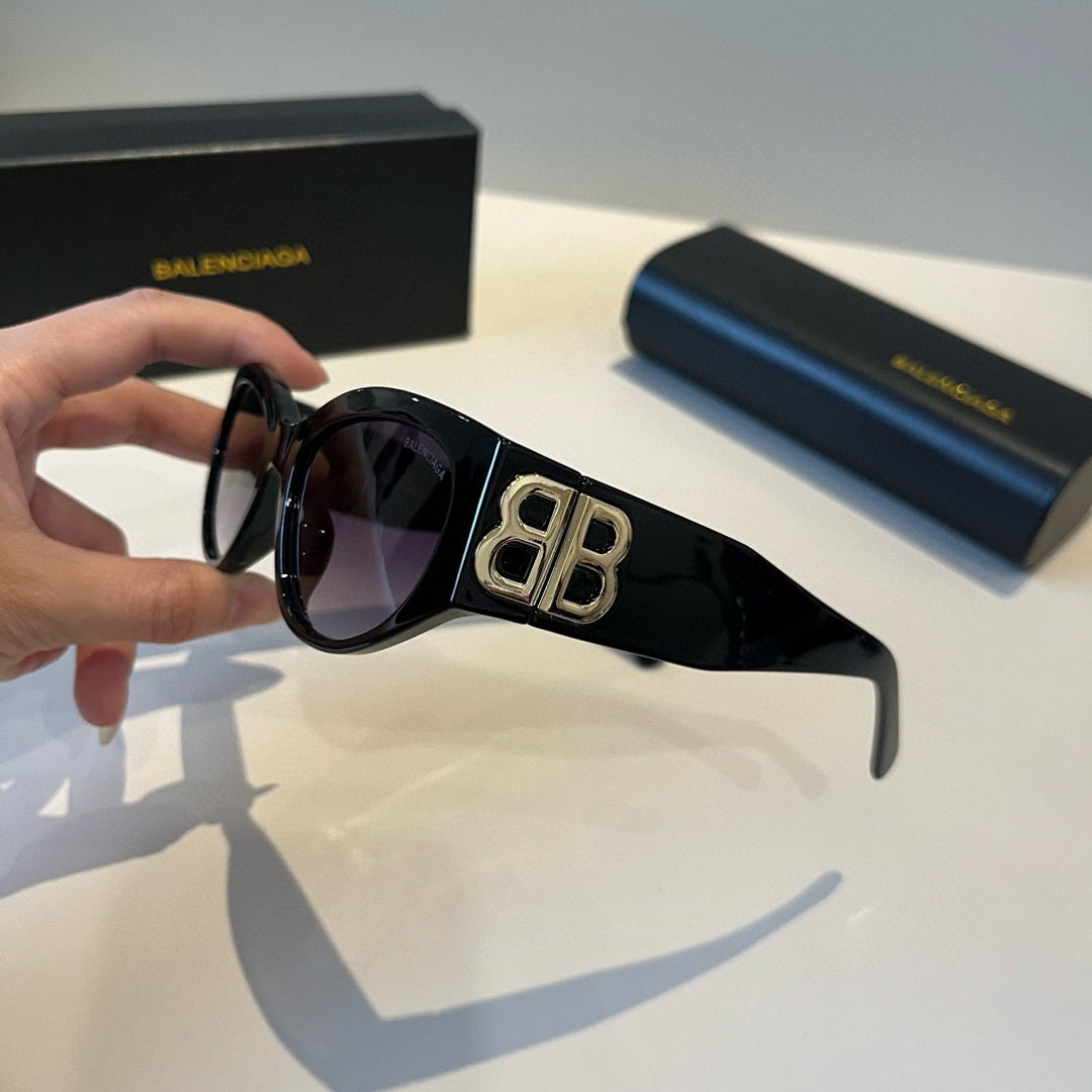 Balenciaga Rectangular Black Lens Sunglasses for Men & Women - 487542 - detail image 4