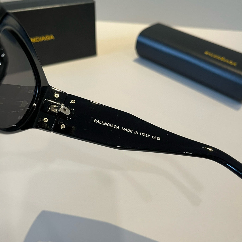 Balenciaga Rectangular Black Lens Sunglasses for Men & Women - 358663 - detail image 9