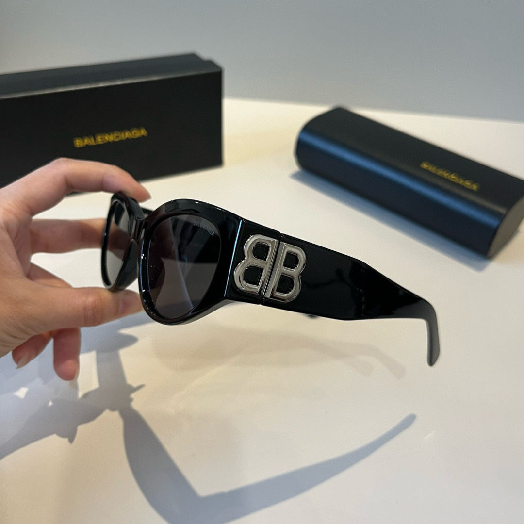 Balenciaga Rectangular Black Lens Sunglasses for Men & Women - 358663 - detail image 4