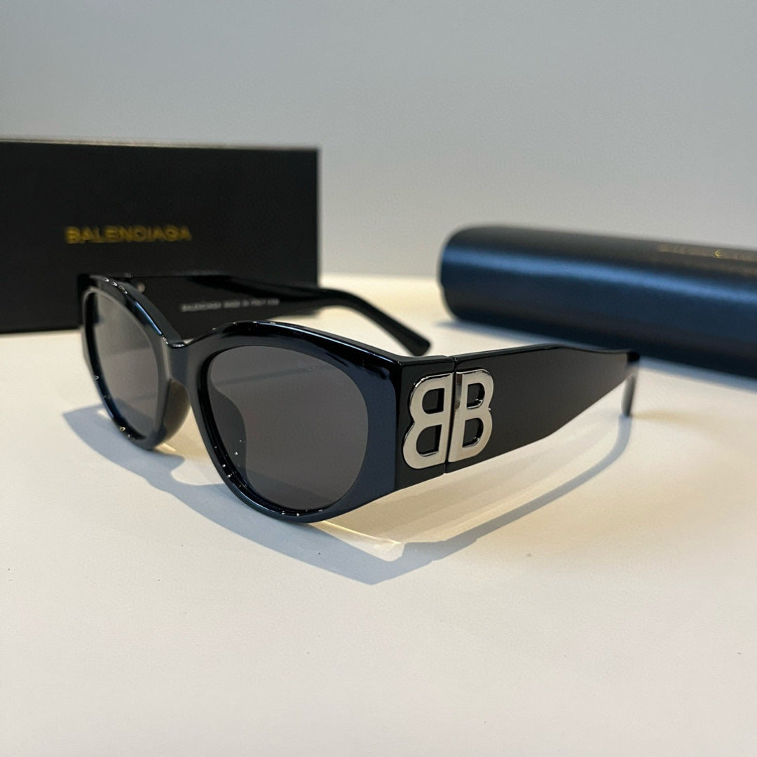 Balenciaga Rectangular Black Lens Sunglasses for Men & Women - detail image 3