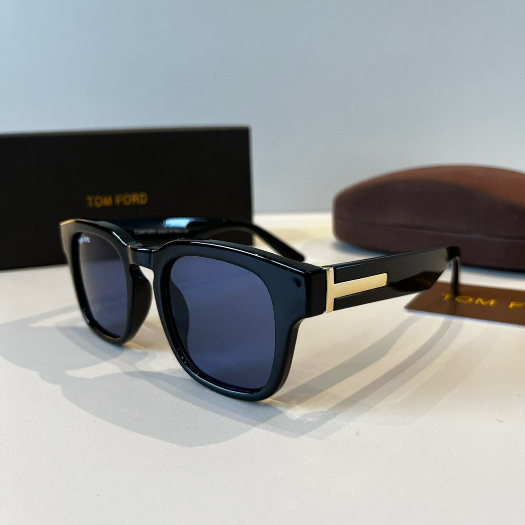 Tom Ford Fashion Black Lens Sunglasses for Men & Women - 449943 - detail image 3