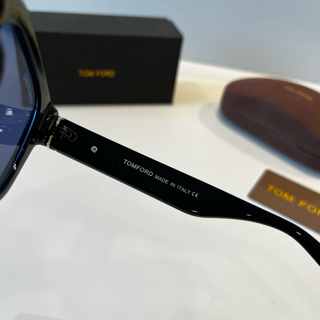 Tom Ford Fashion Black Lens Sunglasses for Men & Women - 449943 - detail image 4