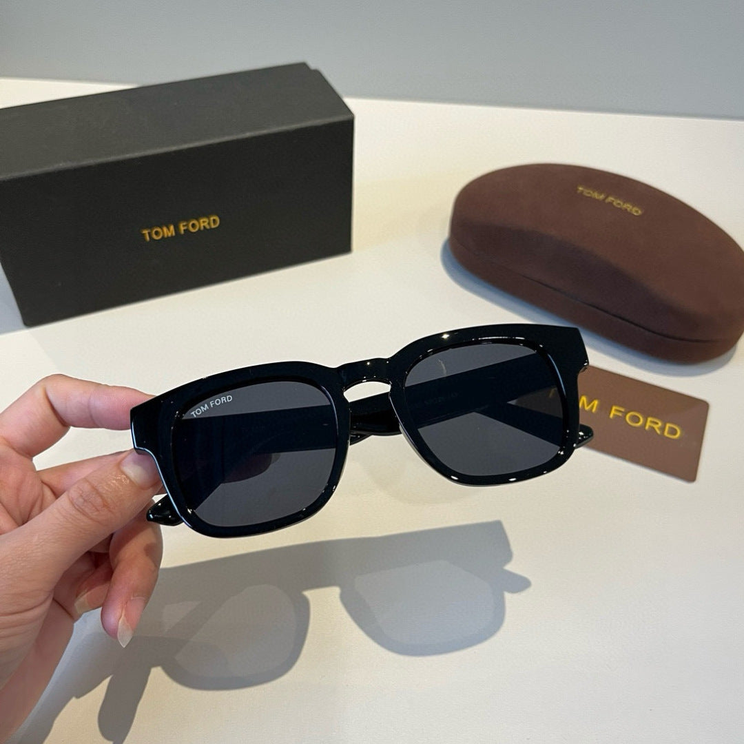 Tom Ford Fashion Black Lens Sunglasses for Men & Women - 449944 - detail image 6