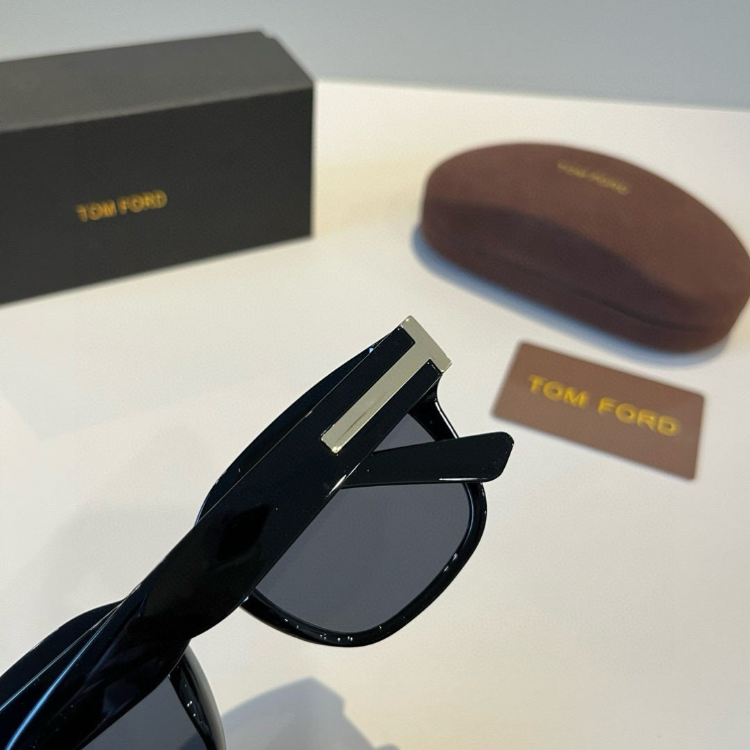 Tom Ford Fashion Black Lens Sunglasses for Men & Women - 449944 - detail image 7