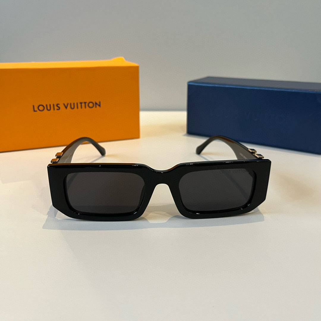 Louis Vuitton 2315 Fashion Black Lens Sunglasses for Men & Women - 381797 - detail image 2