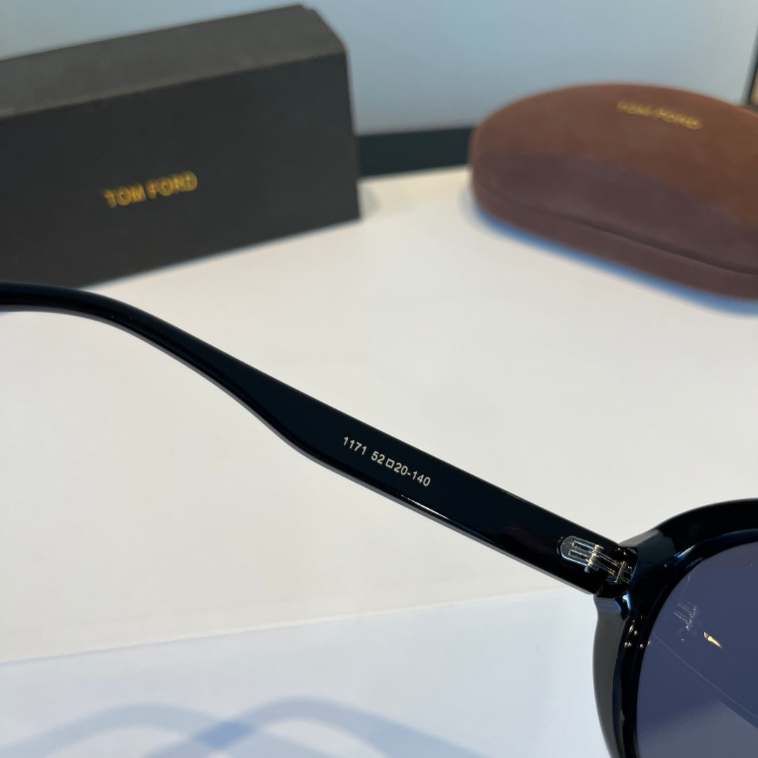 Tom Ford Fashion Black Lens Sunglasses for Men & Women - 935479 - detail image 6