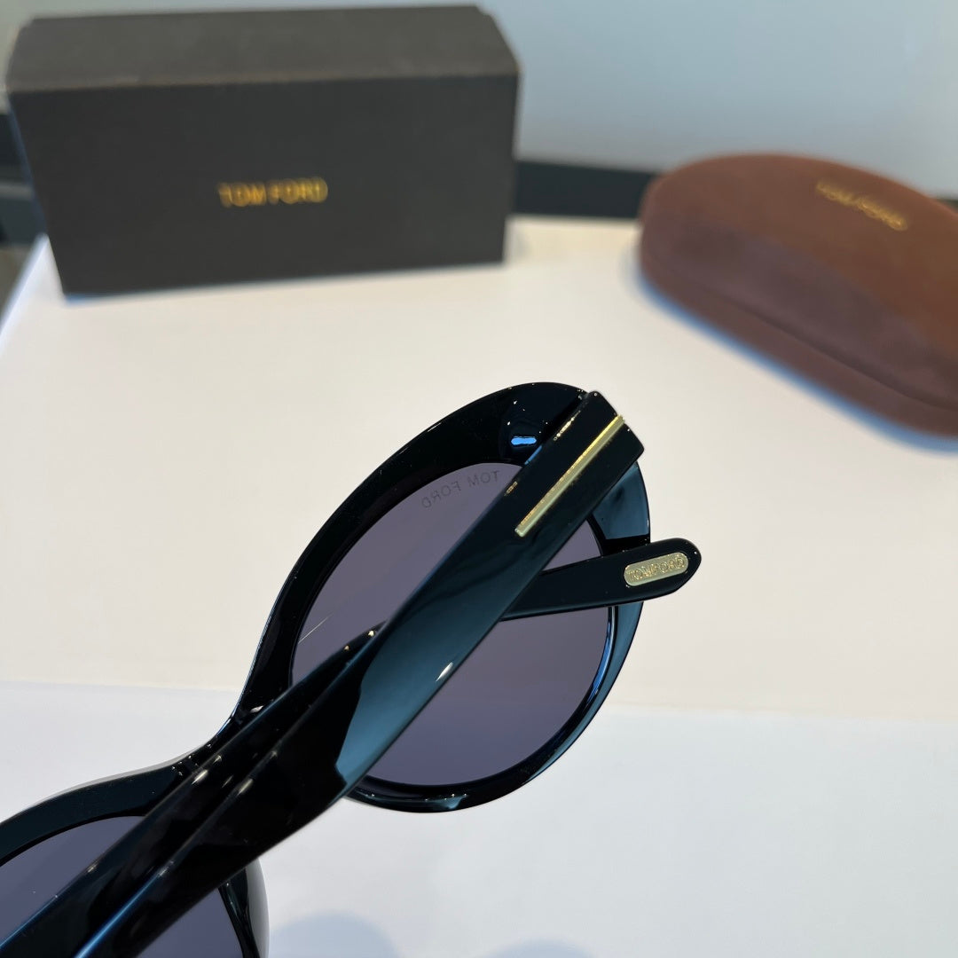 Tom Ford Fashion Black Lens Sunglasses for Men & Women - 935479 - detail image 8