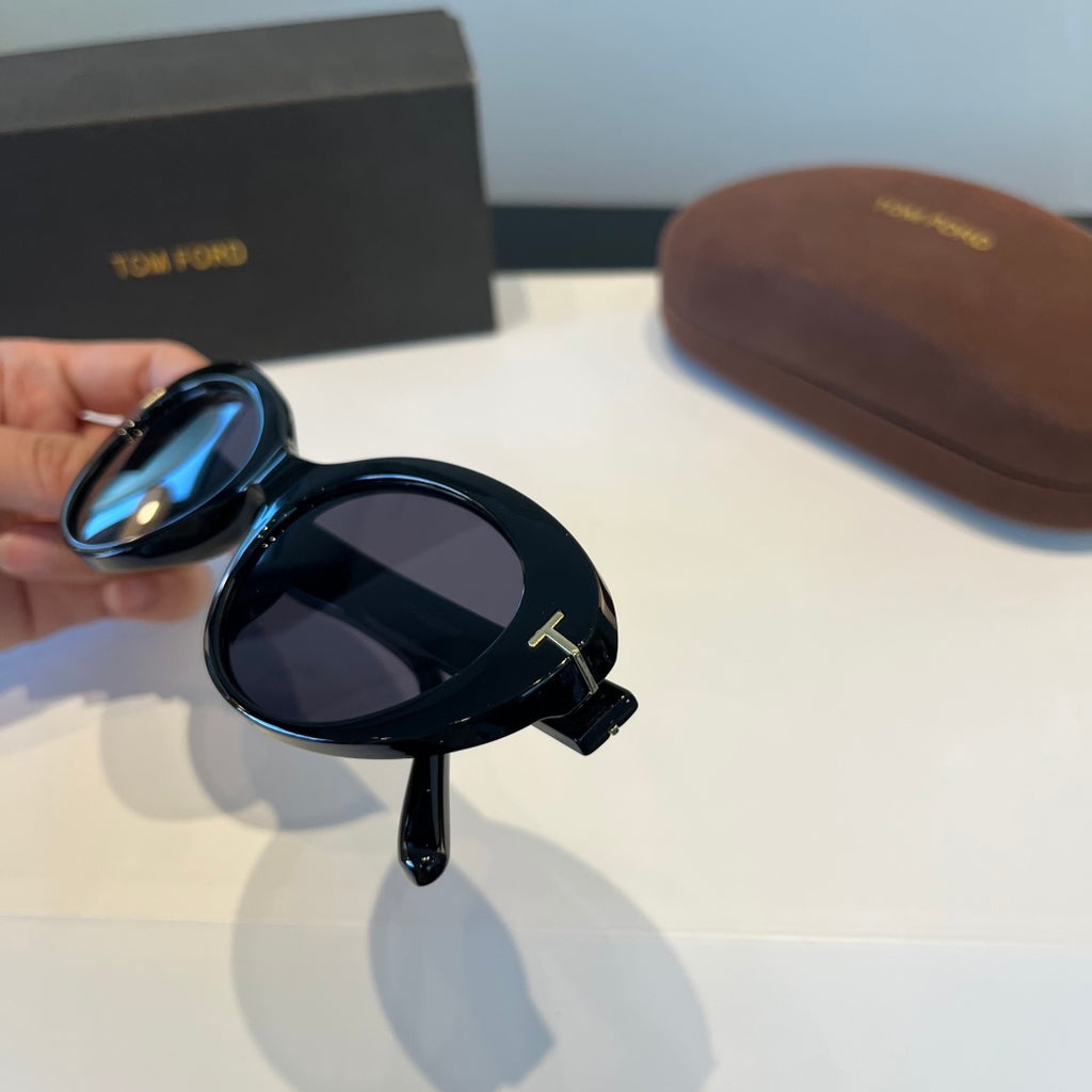 Tom Ford Fashion Black Lens Sunglasses for Men & Women - 935479 - detail image 9