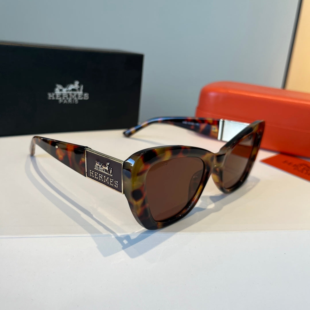 Hermès Oversized Black Lens Sunglasses for Women - 466434