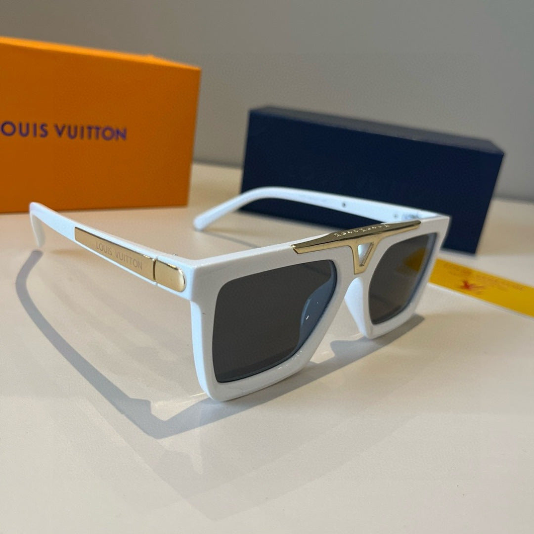 Louis Vuitton Fashion Silver Lens Sunglasses for Men - 381786