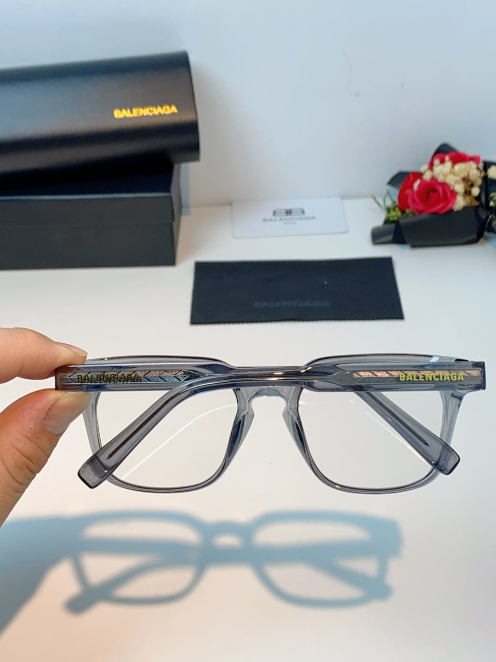Balenciaga Blue-Light Fashion Gray Lens Sunglasses for Men & Women - detail image 5