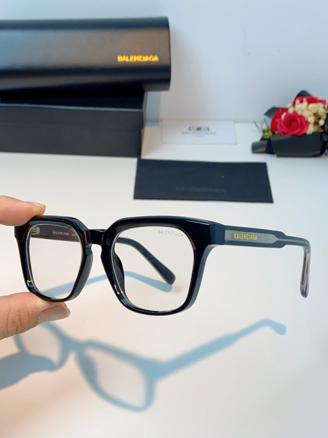Balenciaga Blue-Light Fashion Black Lens Sunglasses for Men & Women - detail image 6