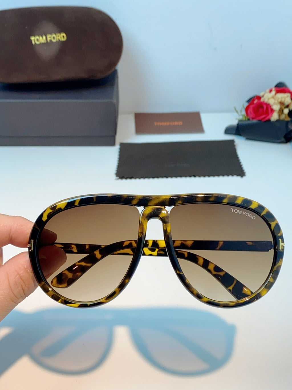 Tom Ford Aviator Brown Lens Sunglasses for Men & Women - 432857 - detail image 4