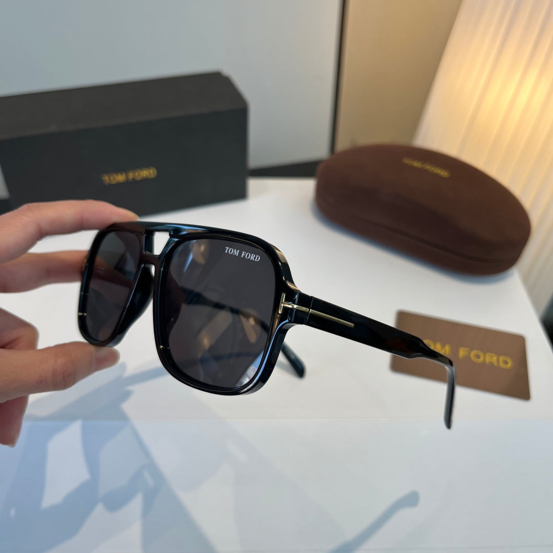 Tom Ford Fashion Black Lens Sunglasses for Men & Women - 466308 - detail image 4