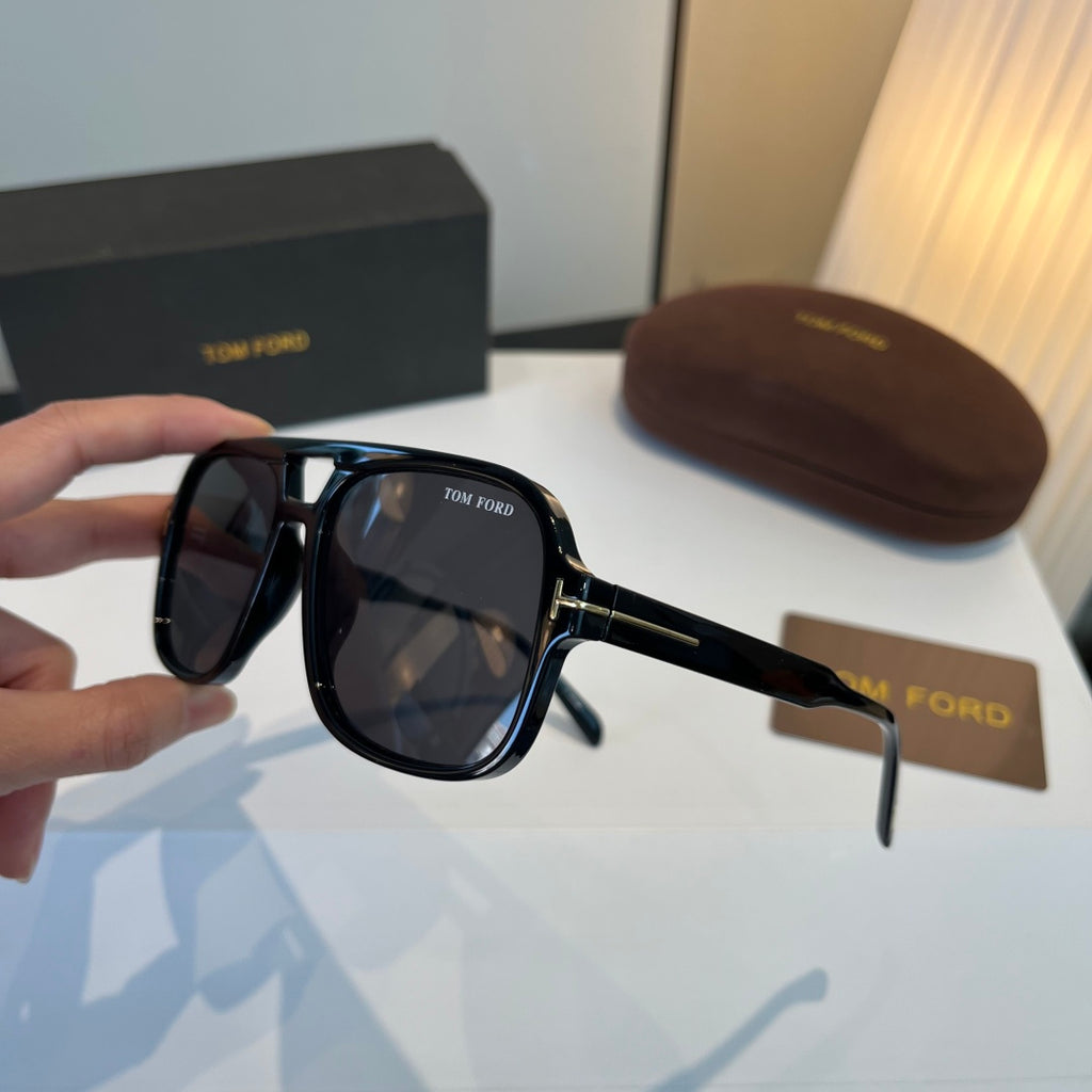 Tom Ford Fashion Black Lens Sunglasses for Men & Women - 449942 - detail image 4