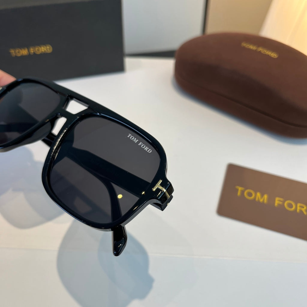 Tom Ford Fashion Black Lens Sunglasses for Men & Women - 449942 - detail image 6